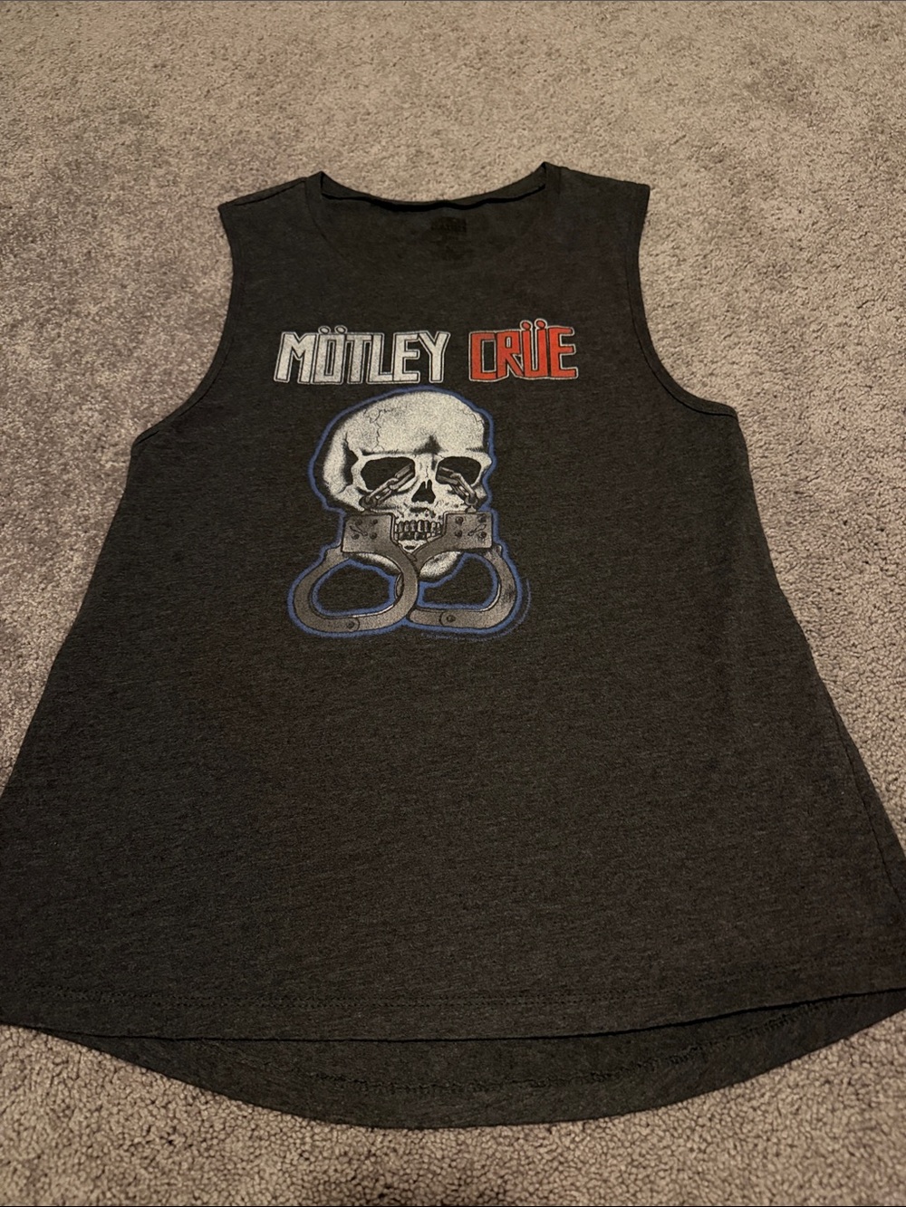 Mötley Crüe Women's Dark Gray Muscle Tee - Skull Graphic